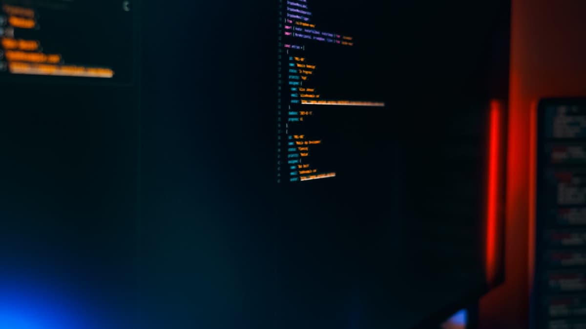 Darknet-Ermittlungen am Computer als Symbolbild