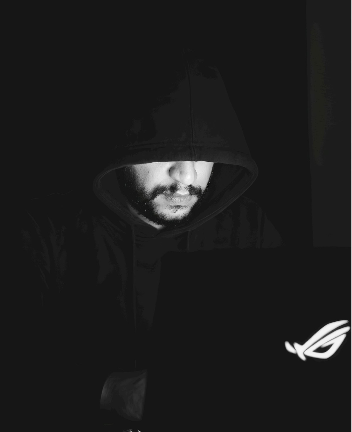 Digitale Beweismittel auf einem Bildschirm als Symbolbild